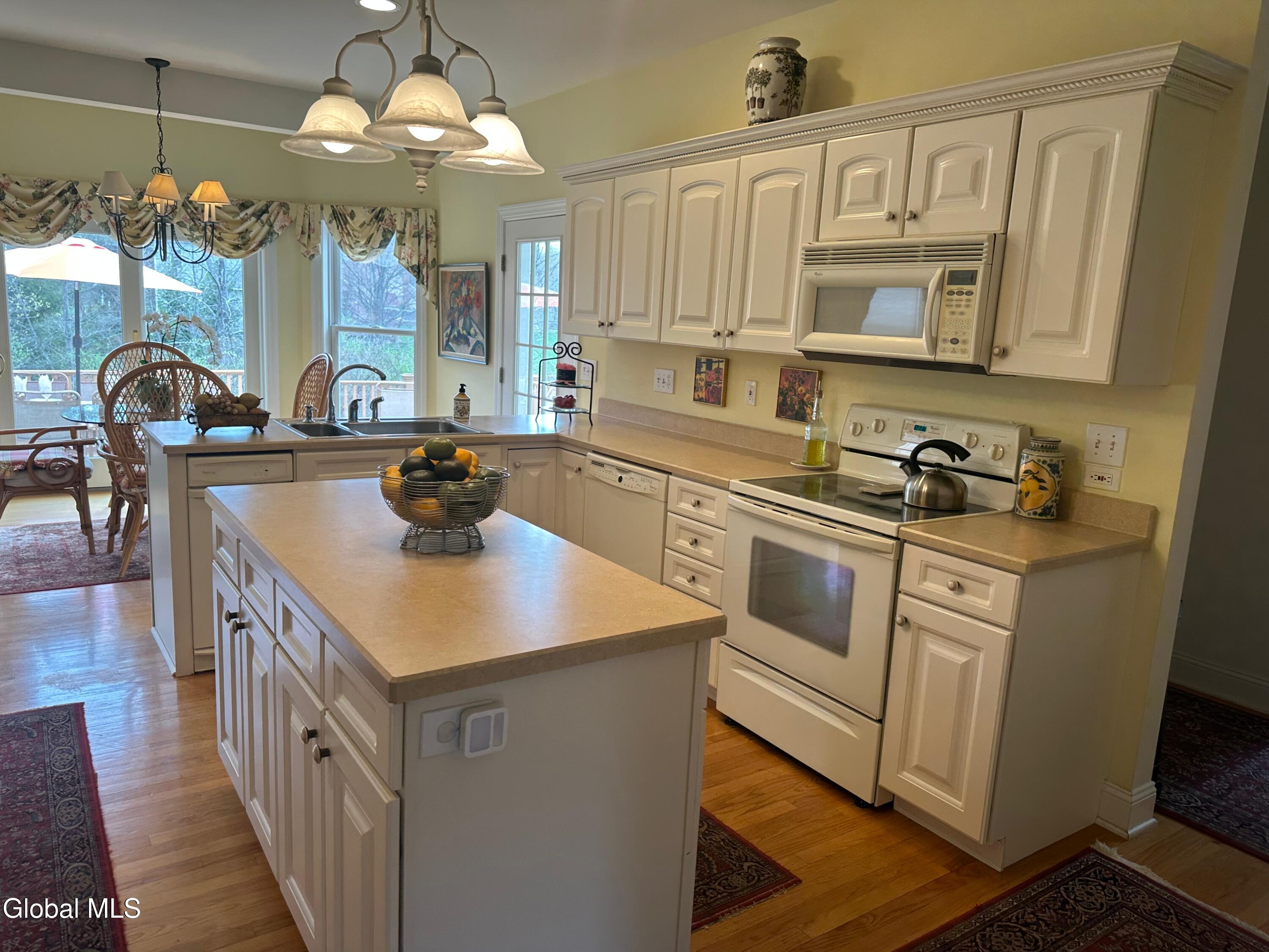 5 Avallon Way Altamont NY 12009