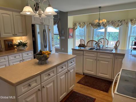 5 Avallon Way Altamont NY 12009