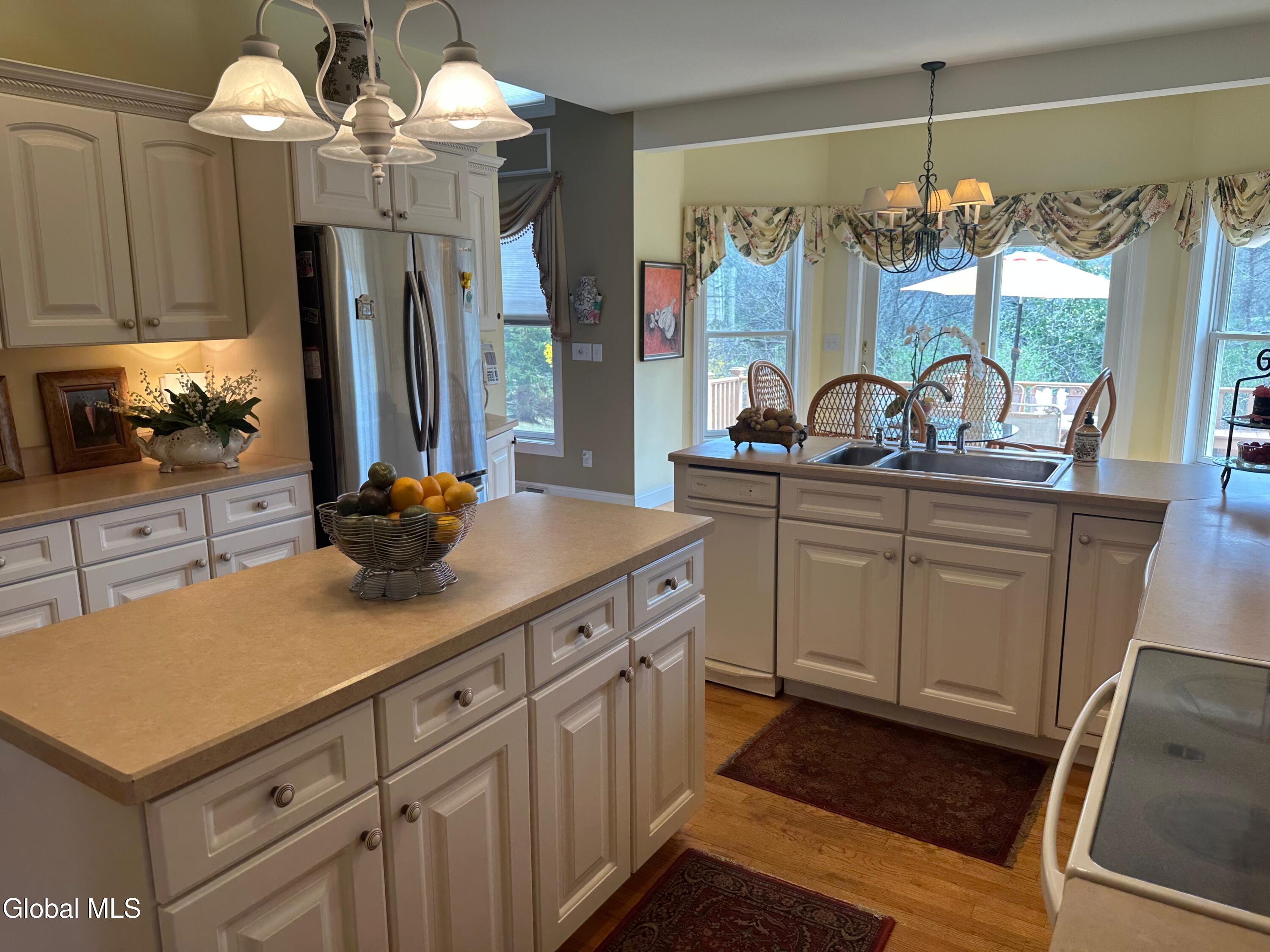5 Avallon Way Altamont NY 12009