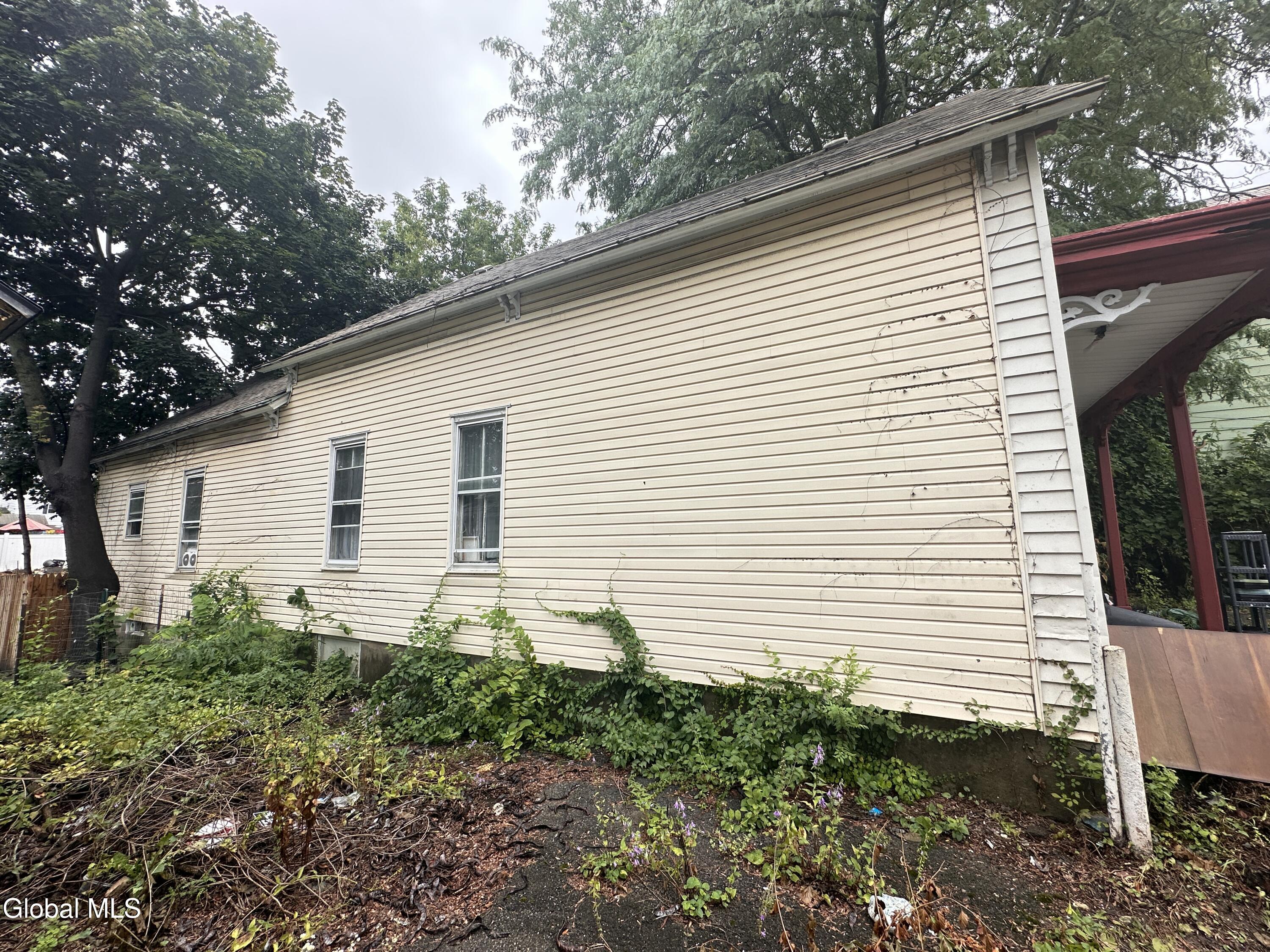565 Nott Street Schenectady NY 12308