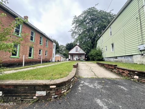 565 Nott Street Schenectady NY 12308