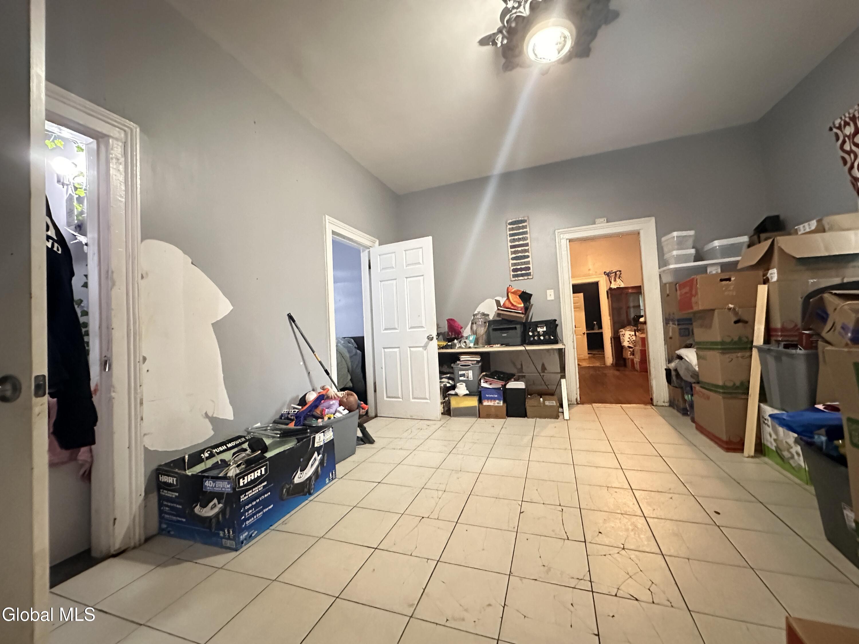 565 Nott Street Schenectady NY 12308
