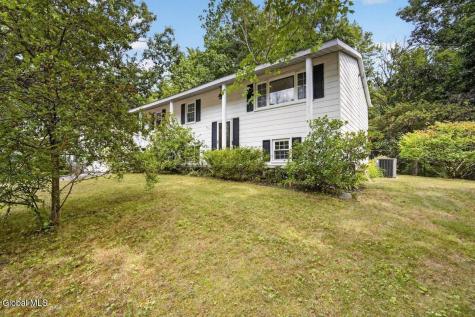 124 Hathorn Boulevard Saratoga Springs NY 12866