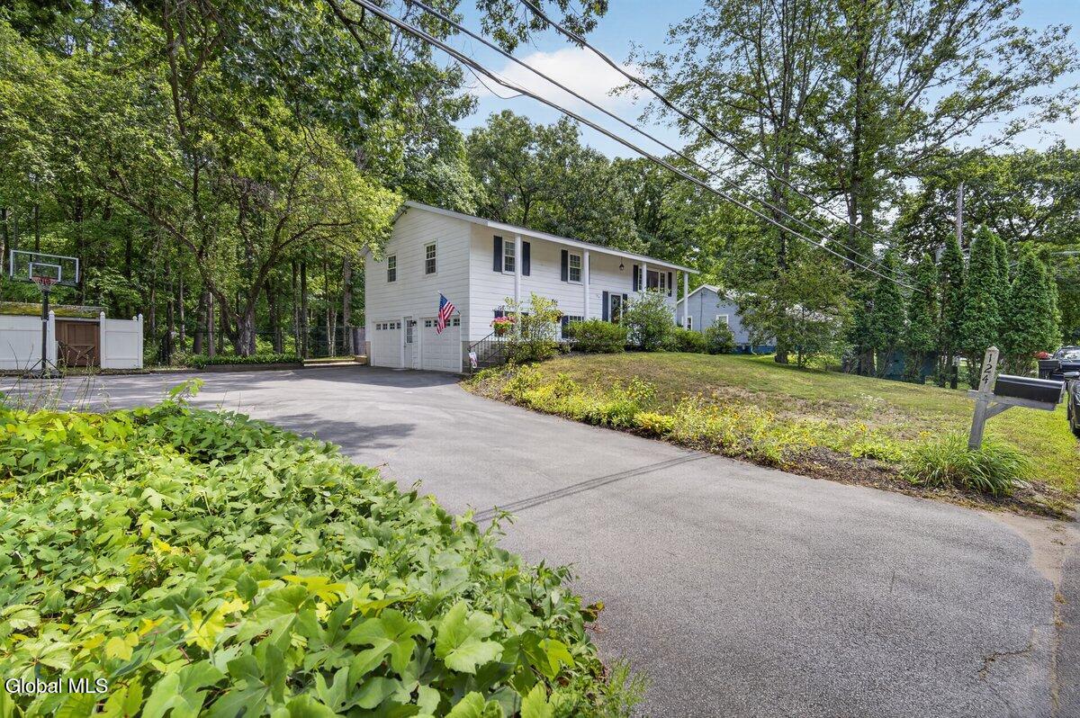 124 Hathorn Boulevard Saratoga Springs NY 12866