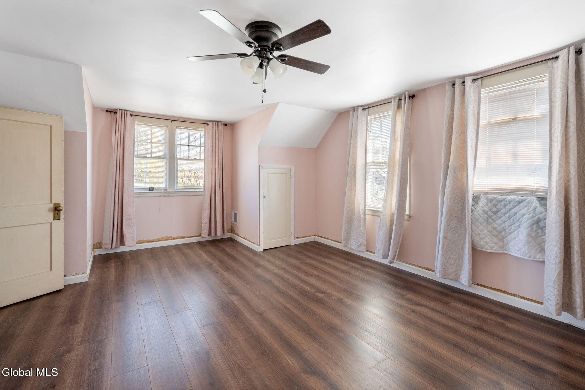 137 Washington Avenue Cobleskill NY 12043
