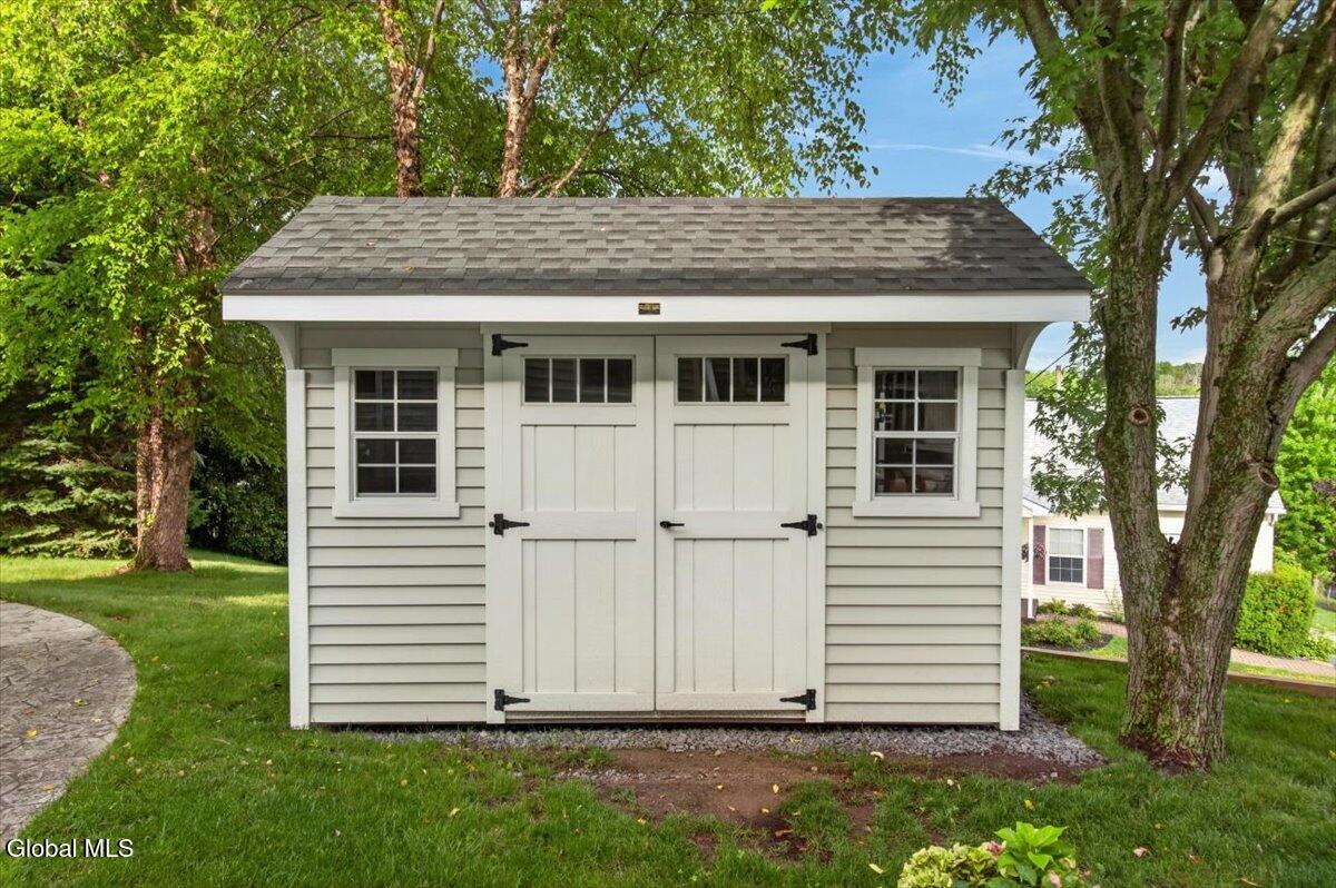 1 Erie Court Waterford NY 12188