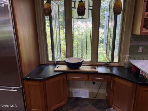 1047 Niskayuna Road Niskayuna NY 12309