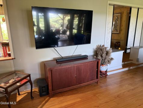 1047 Niskayuna Road Niskayuna NY 12309