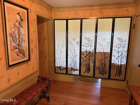 1047 Niskayuna Road Niskayuna NY 12309