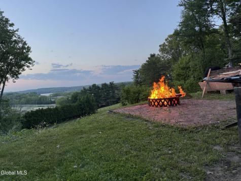 1047 Niskayuna Road Niskayuna NY 12309