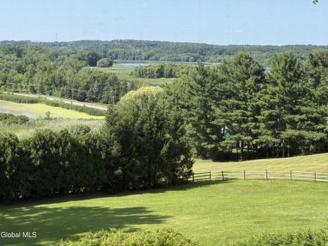 1047 Niskayuna Road Niskayuna NY 12309