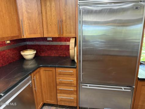 1047 Niskayuna Road Niskayuna NY 12309