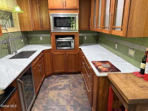 1047 Niskayuna Road Niskayuna NY 12309