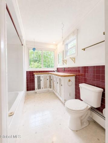 5154 U.s. 9 Chestertown NY 12817