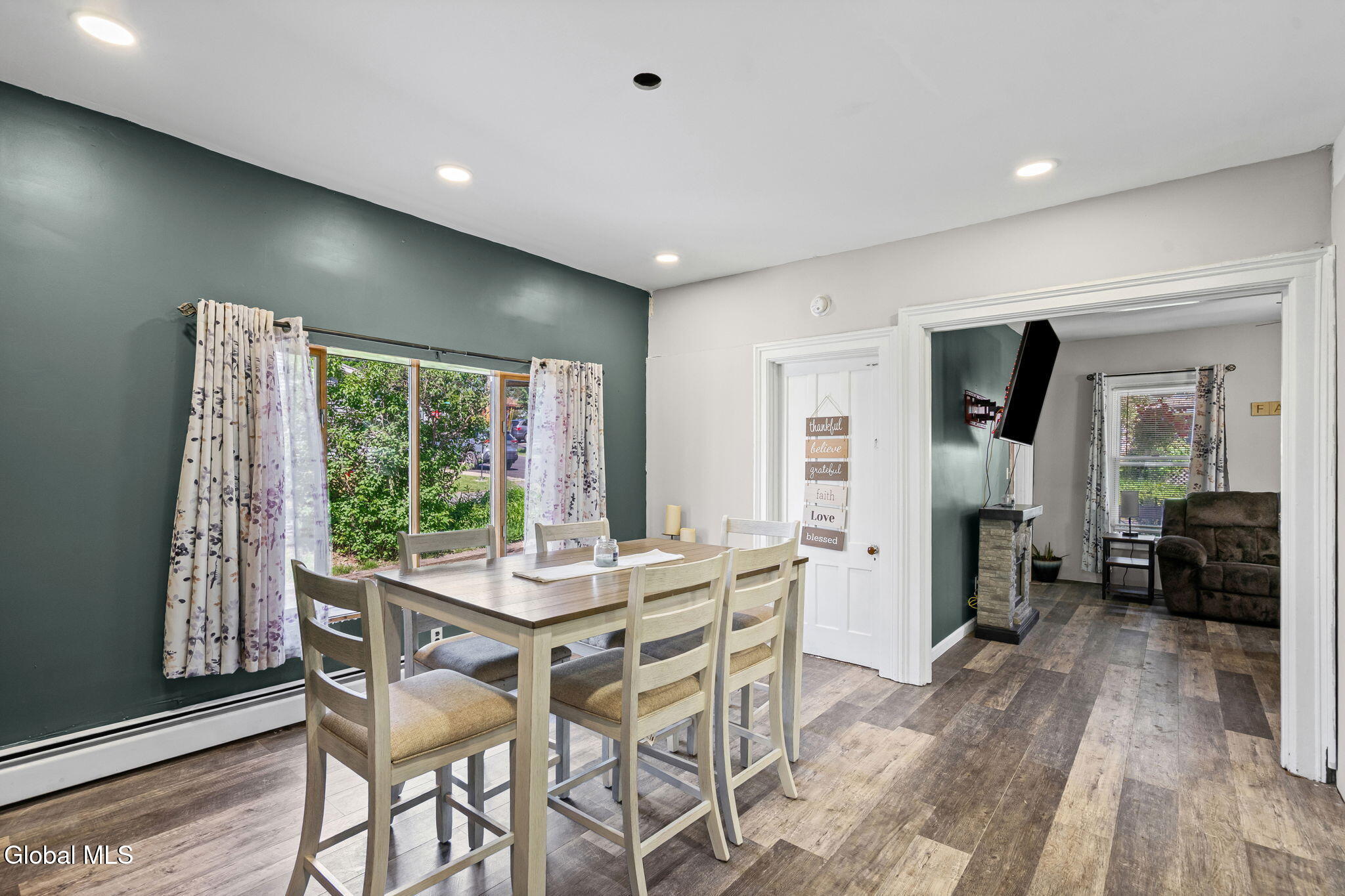 106 Cumpston Street Esperance NY 12066