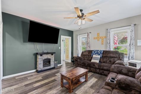 106 Cumpston Street Esperance NY 12066