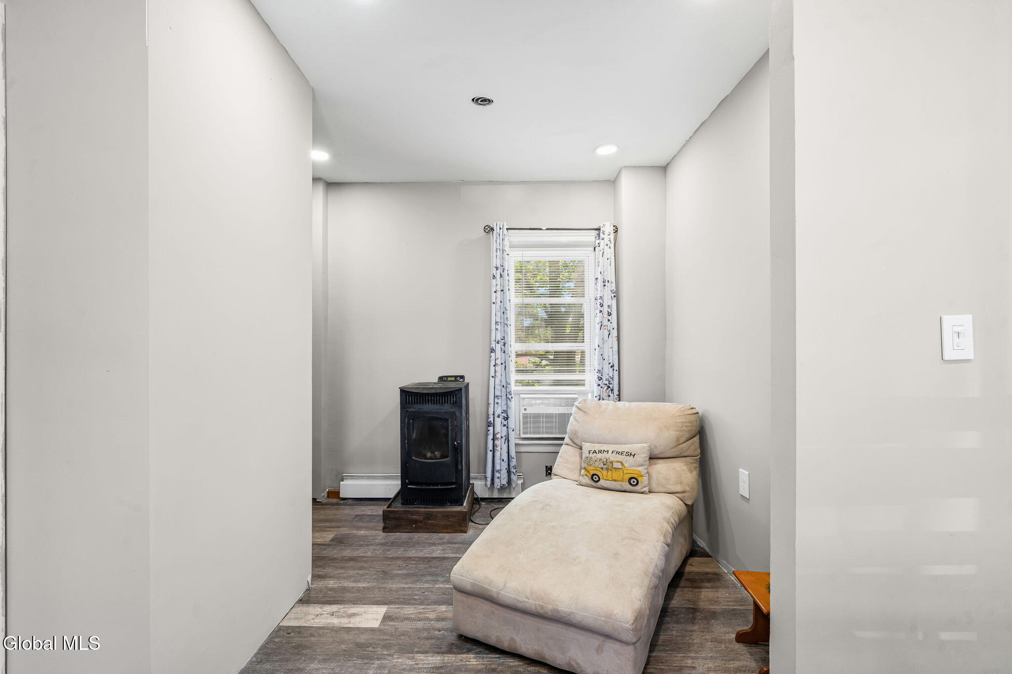 106 Cumpston Street Esperance NY 12066