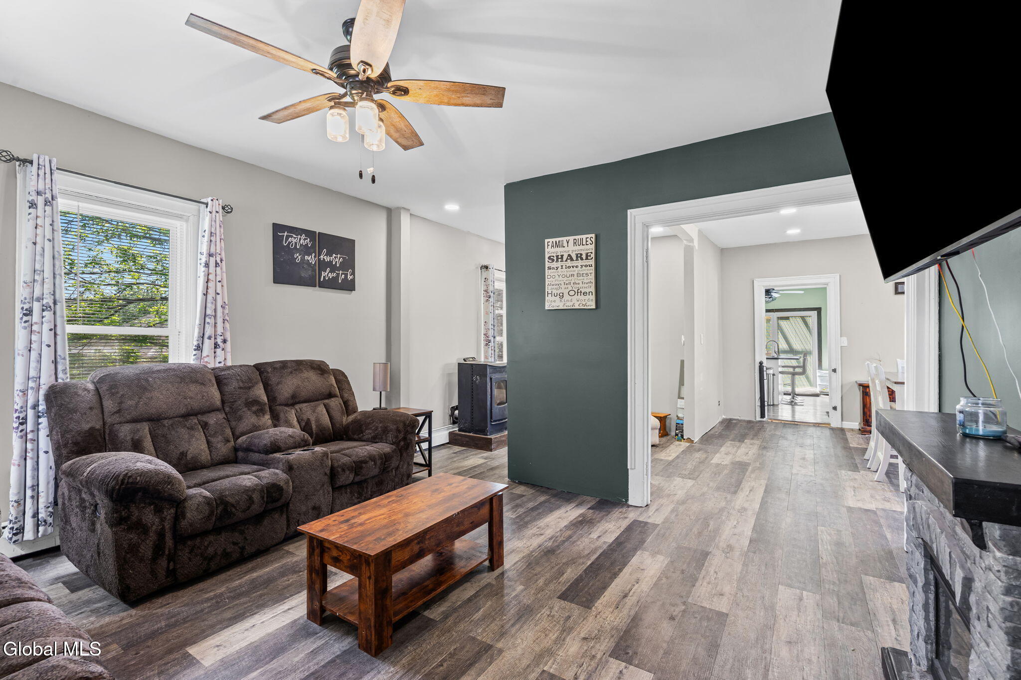 106 Cumpston Street Esperance NY 12066