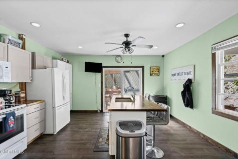 106 Cumpston Street Esperance NY 12066