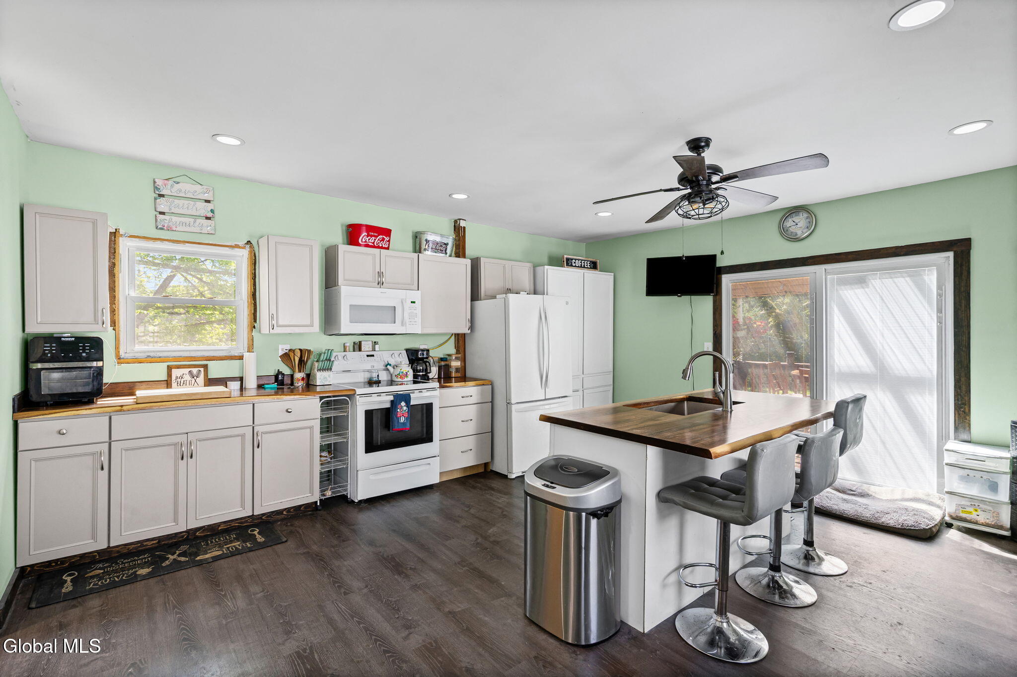 106 Cumpston Street Esperance NY 12066