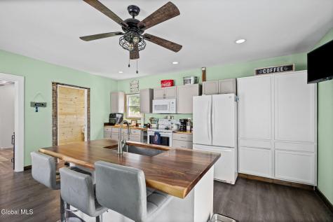 106 Cumpston Street Esperance NY 12066