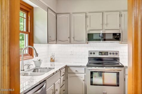 609 Waite Road Clifton Park NY 12065