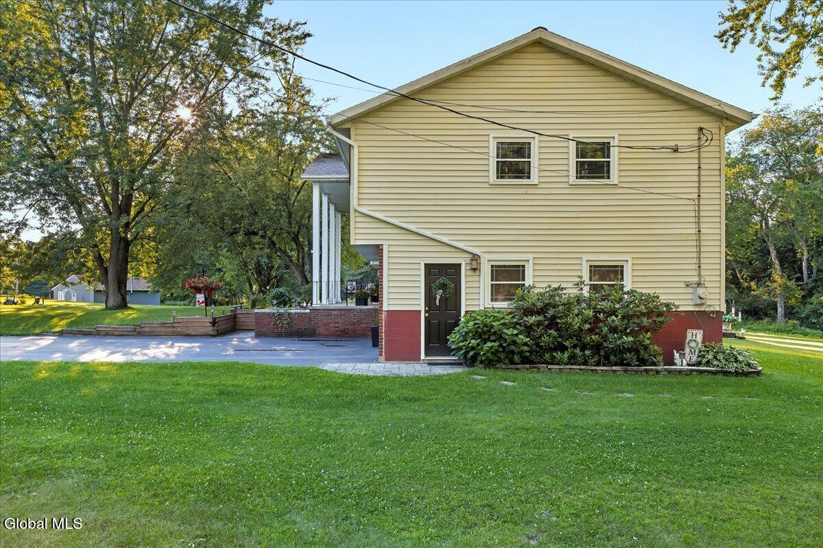 609 Waite Road Clifton Park NY 12065
