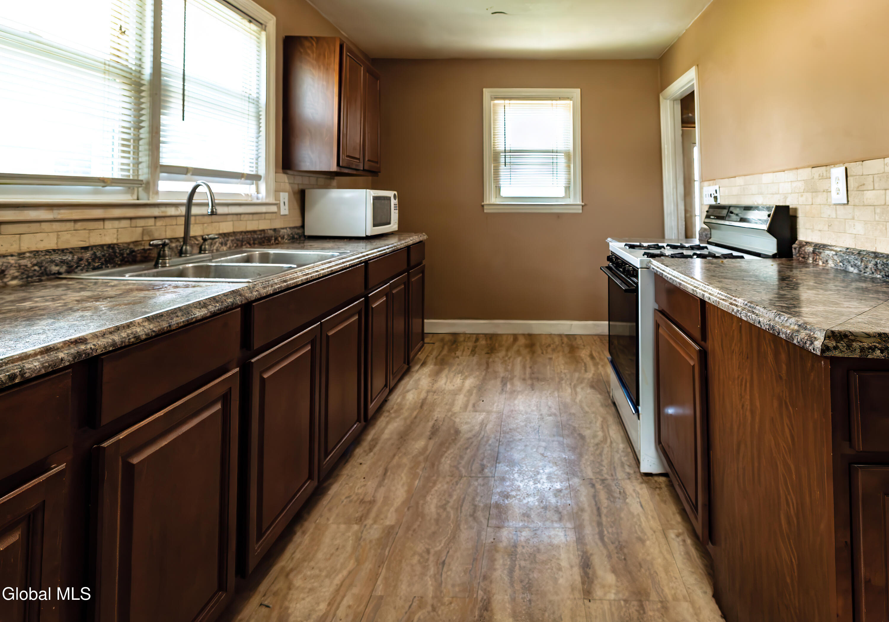3027 Albany Street Schenectady NY 12304