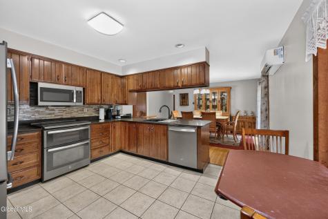434 Steele Ave Extension Gloversville NY 12078
