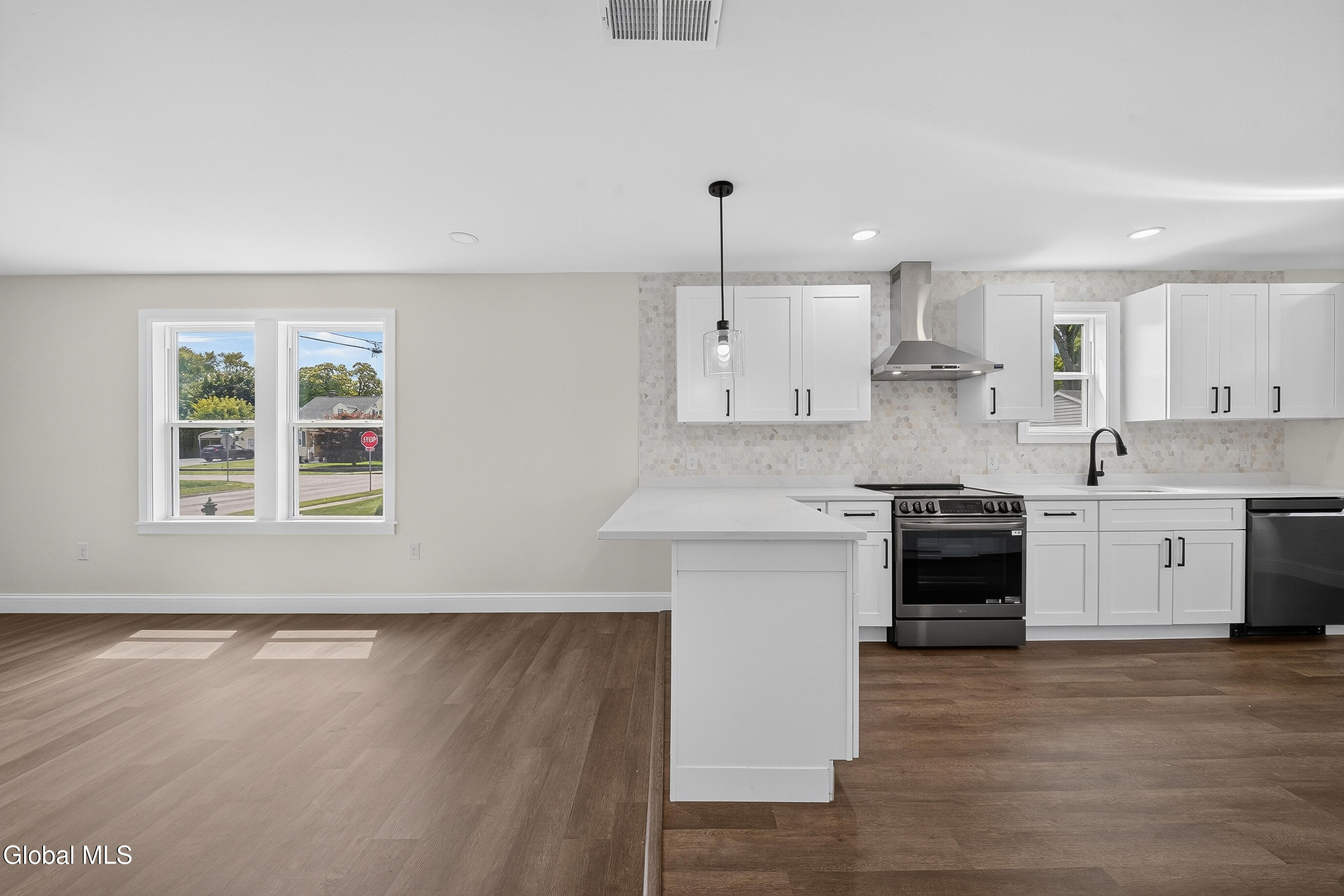 208 Pleasantview Avenue Scotia NY 12302