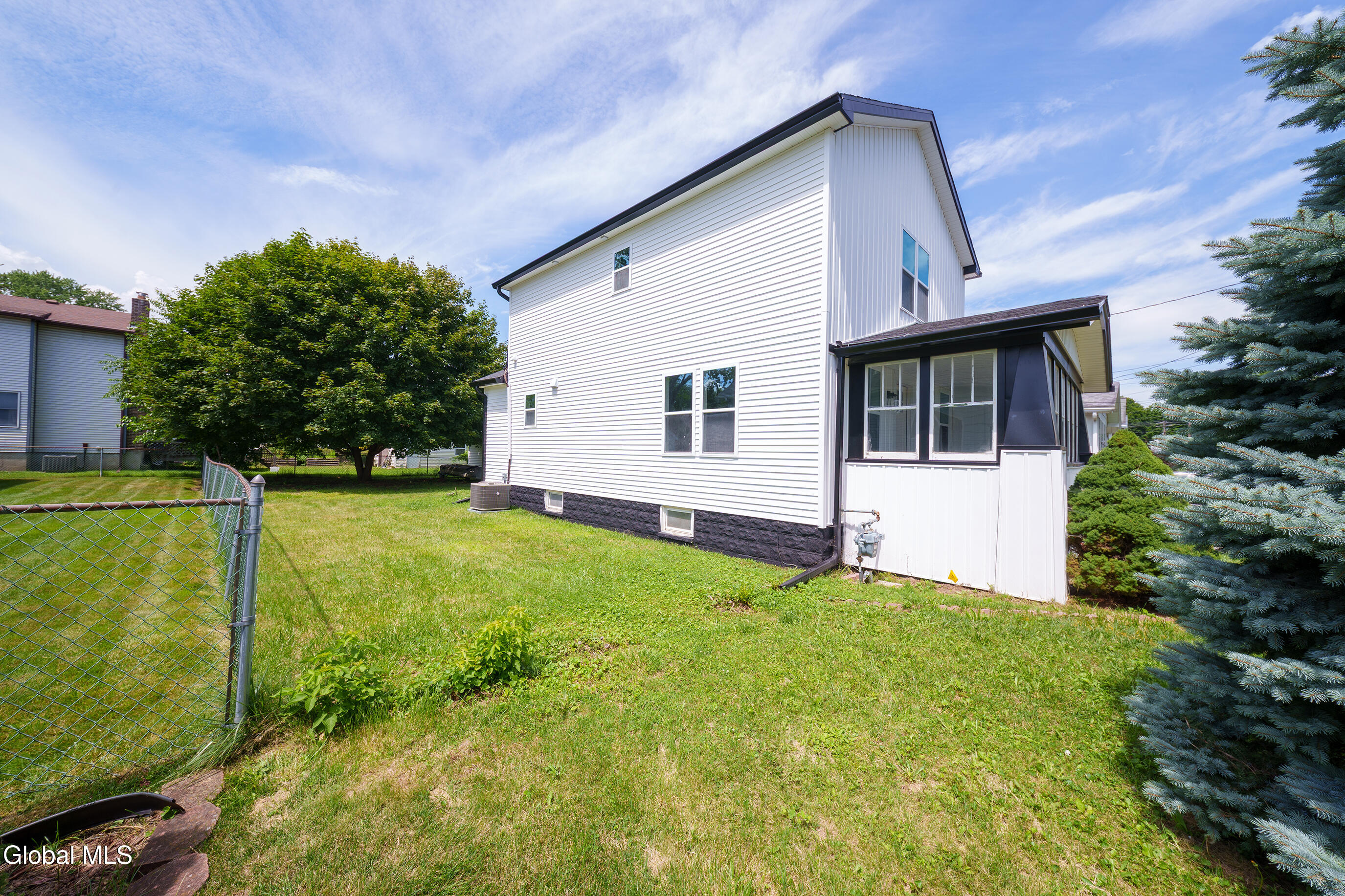 208 Pleasantview Avenue Scotia NY 12302