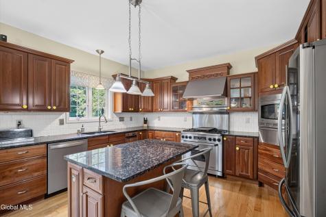 48 Towpath Lane Waterford NY 12188