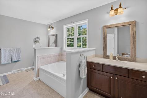 48 Towpath Lane Waterford NY 12188