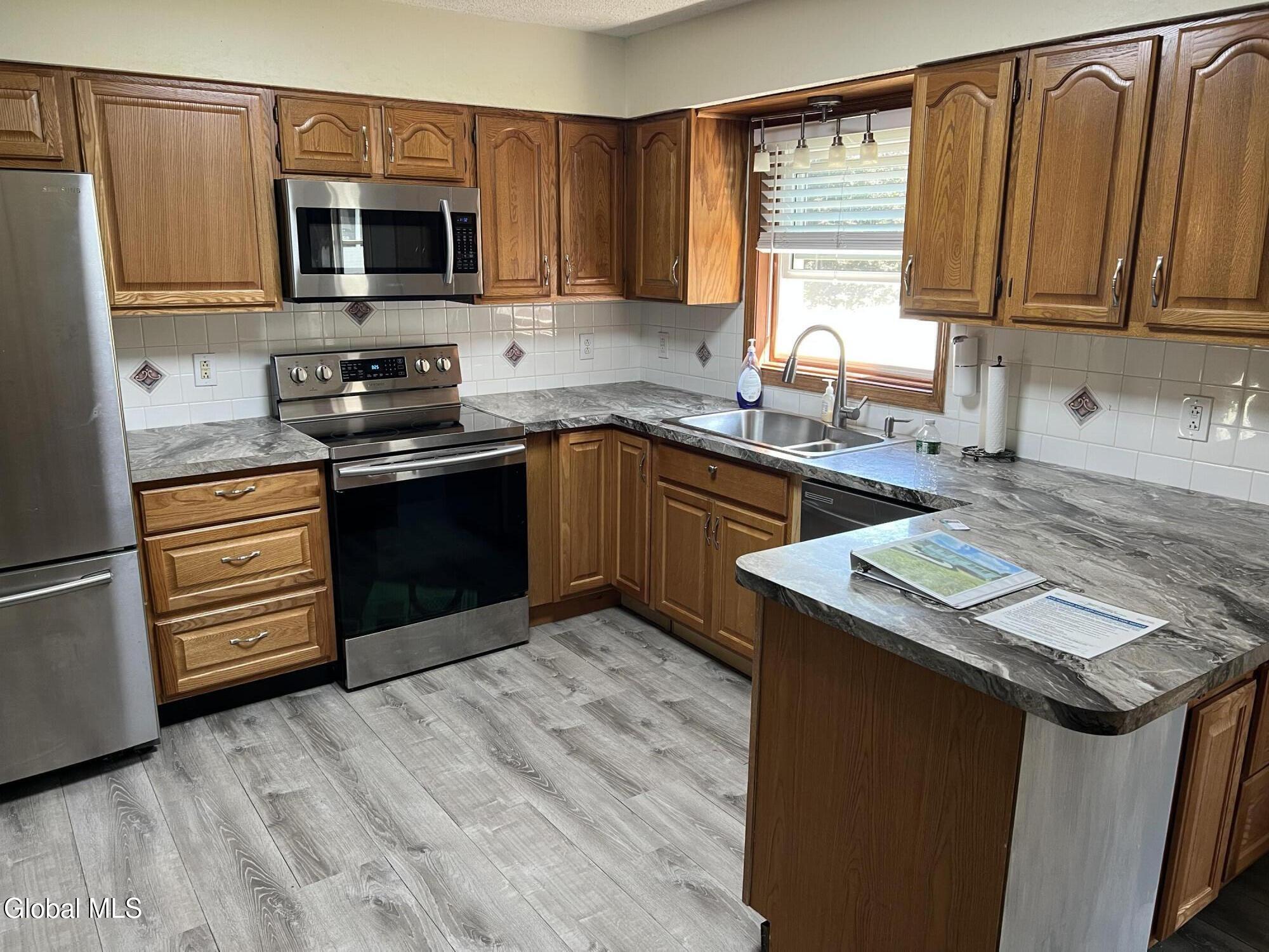 19 Applehouse Lane Queensbury NY 12804