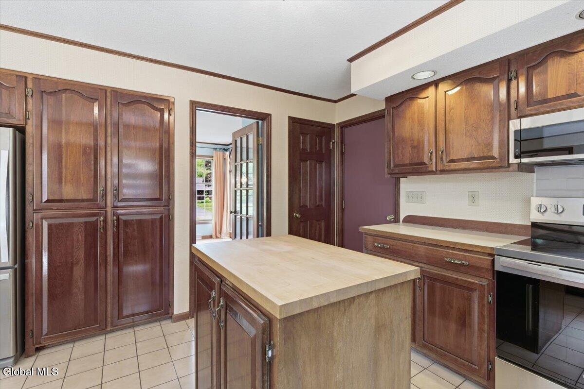 908 Mohegan Road Niskayuna NY 12309