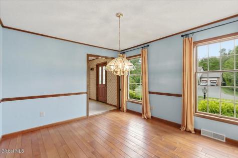 908 Mohegan Road Niskayuna NY 12309