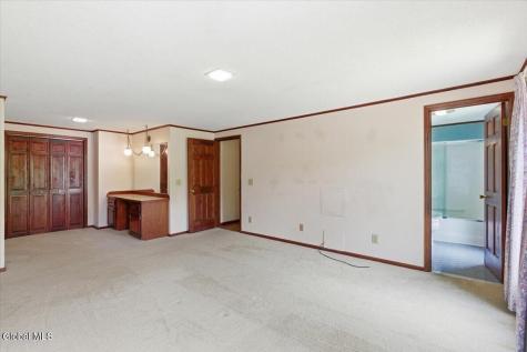 908 Mohegan Road Niskayuna NY 12309