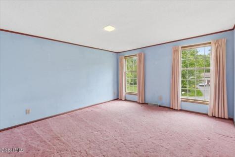 908 Mohegan Road Niskayuna NY 12309