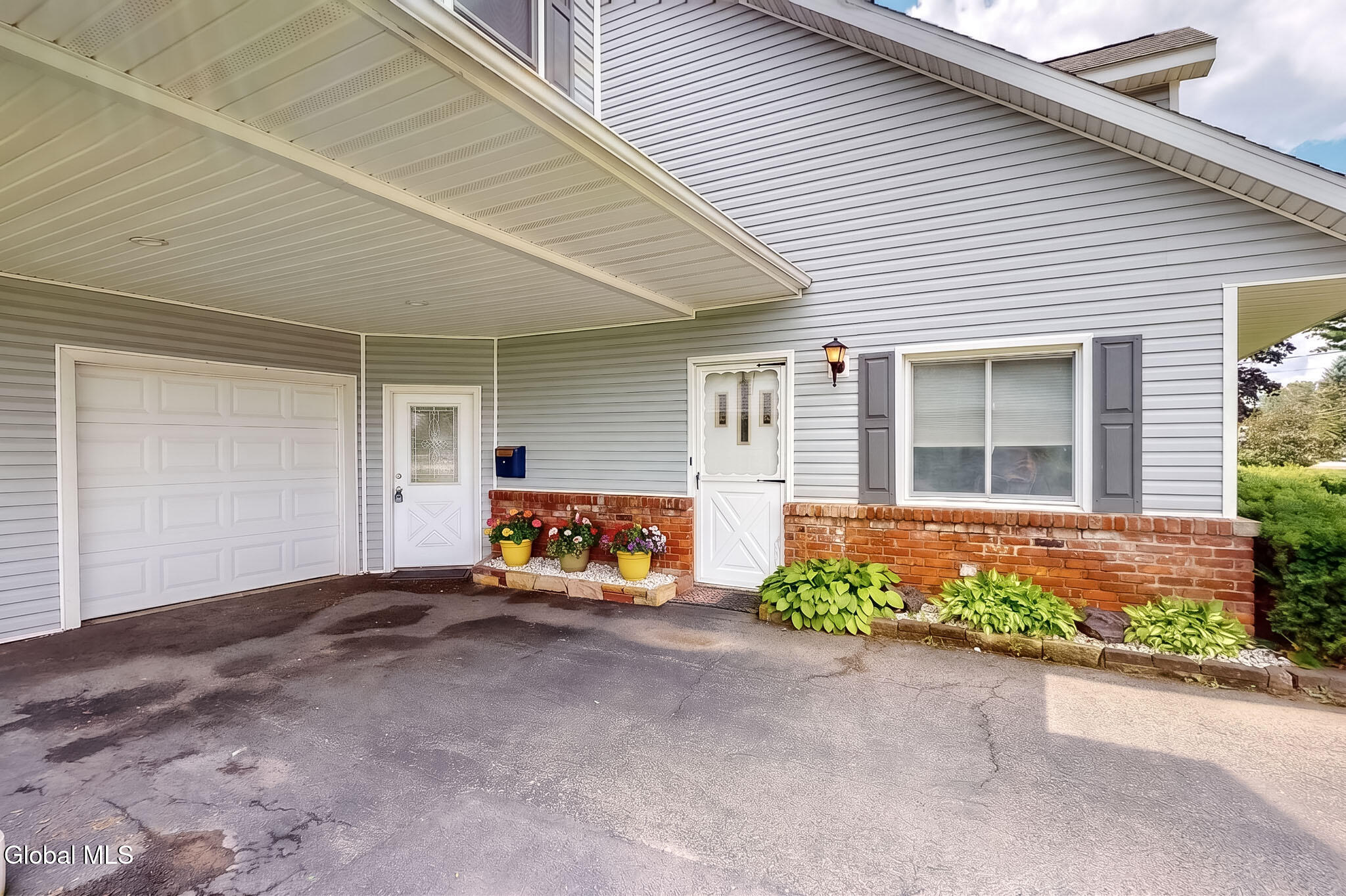 3432 Gari Lane Schenectady NY 12303