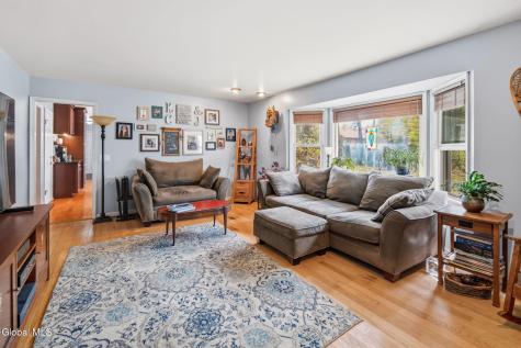 34 Axbridge Lane Delmar NY 12054