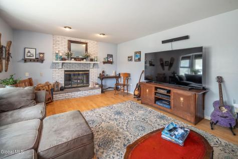 34 Axbridge Lane Delmar NY 12054