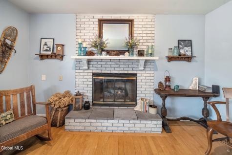 34 Axbridge Lane Delmar NY 12054
