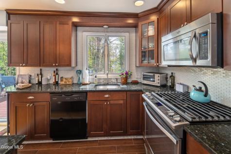 34 Axbridge Lane Delmar NY 12054