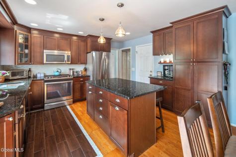 34 Axbridge Lane Delmar NY 12054