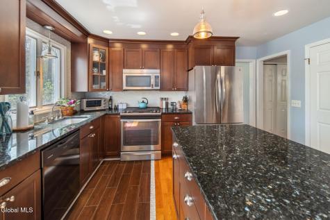 34 Axbridge Lane Delmar NY 12054