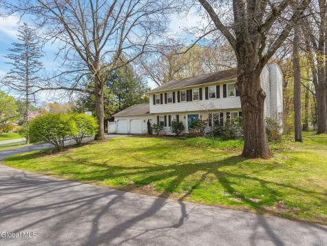 34 Axbridge Lane Delmar NY 12054