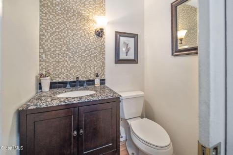 34 Axbridge Lane Delmar NY 12054