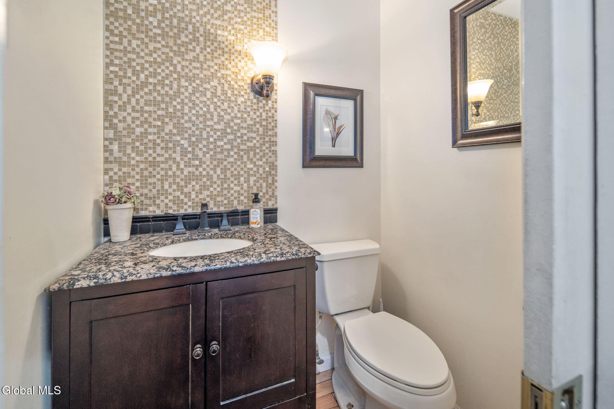 34 Axbridge Lane Delmar NY 12054