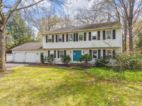 34 Axbridge Lane Delmar NY 12054