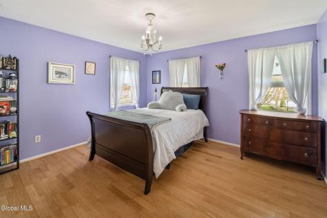 34 Axbridge Lane Delmar NY 12054